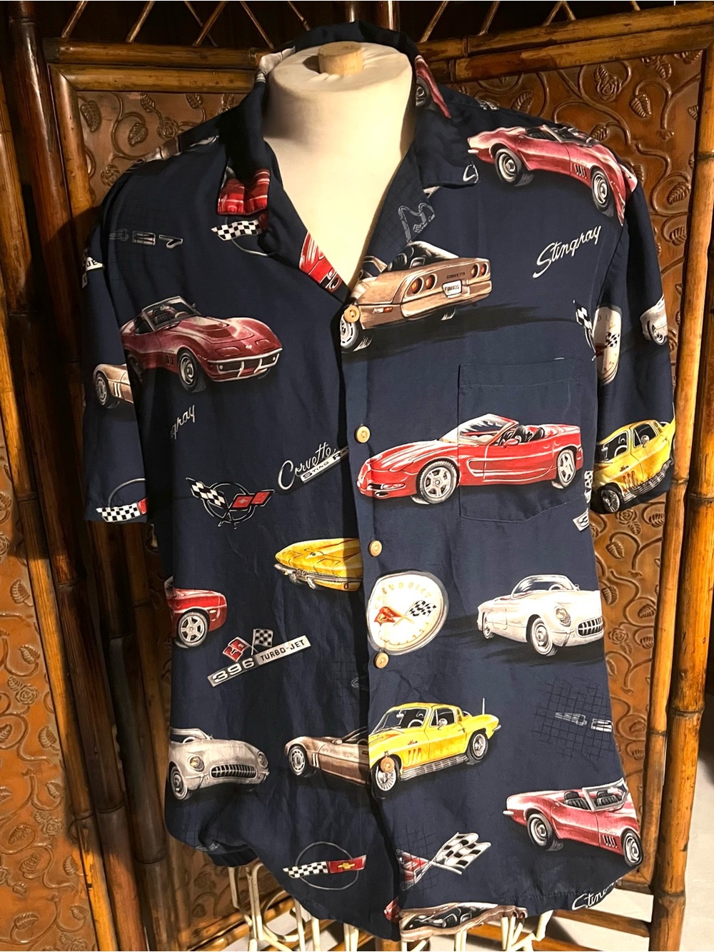 Paridise Found General Motors Men's Navy Classic Corvette Print Button-Up Shirt